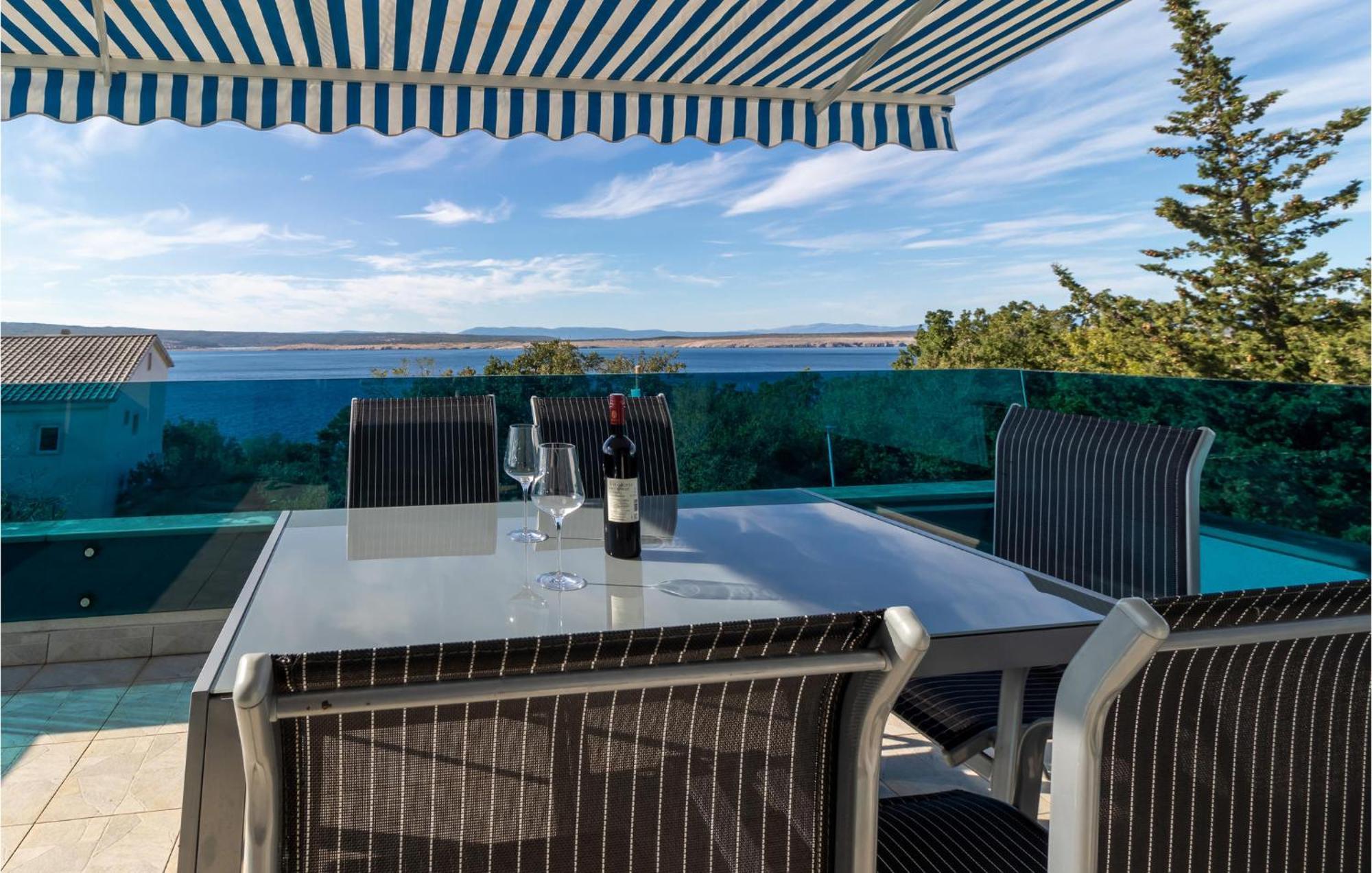 Stunning Apartment In Dramalj With House Sea View Exteriér fotografie
