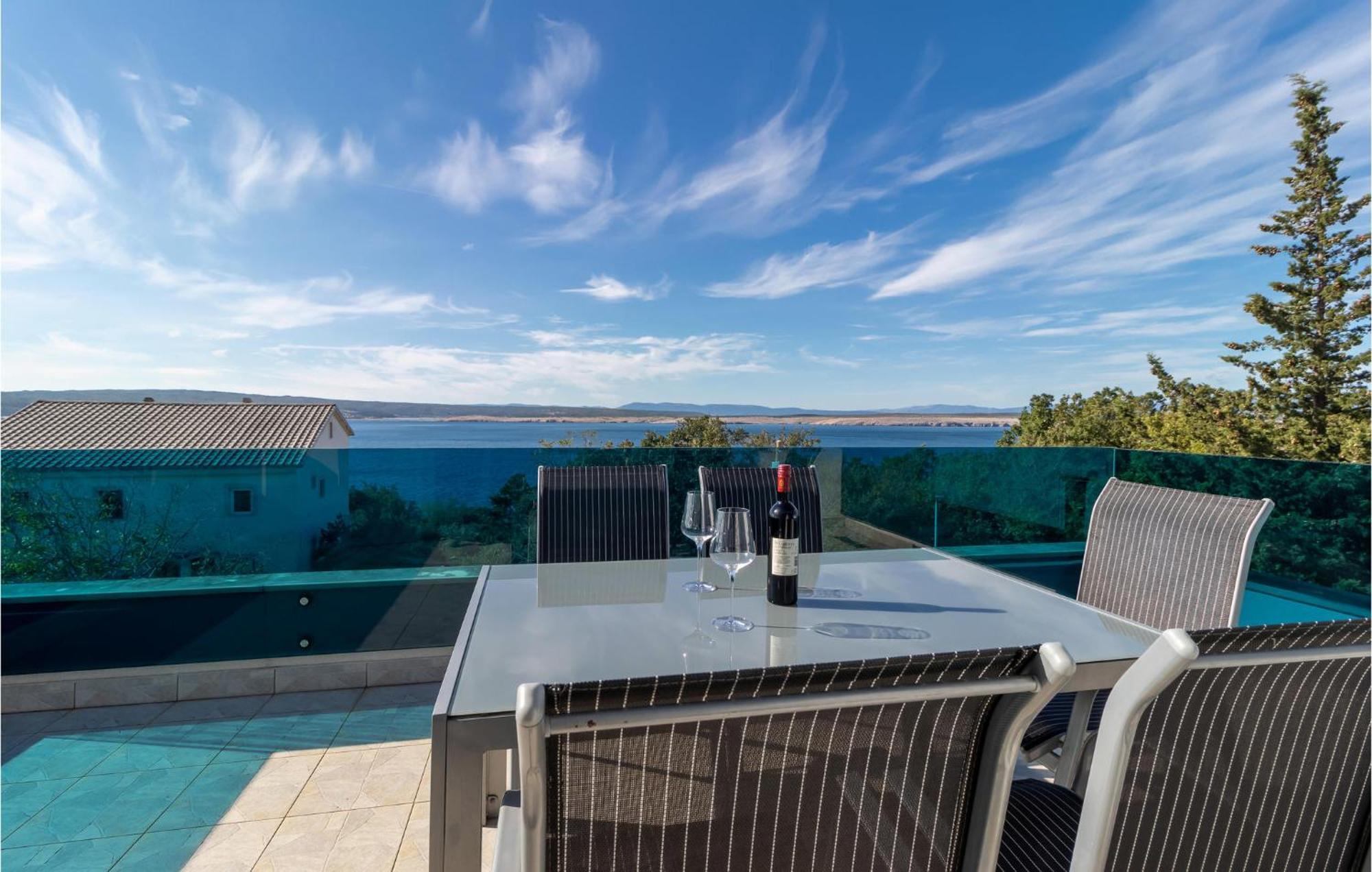 Stunning Apartment In Dramalj With House Sea View Exteriér fotografie